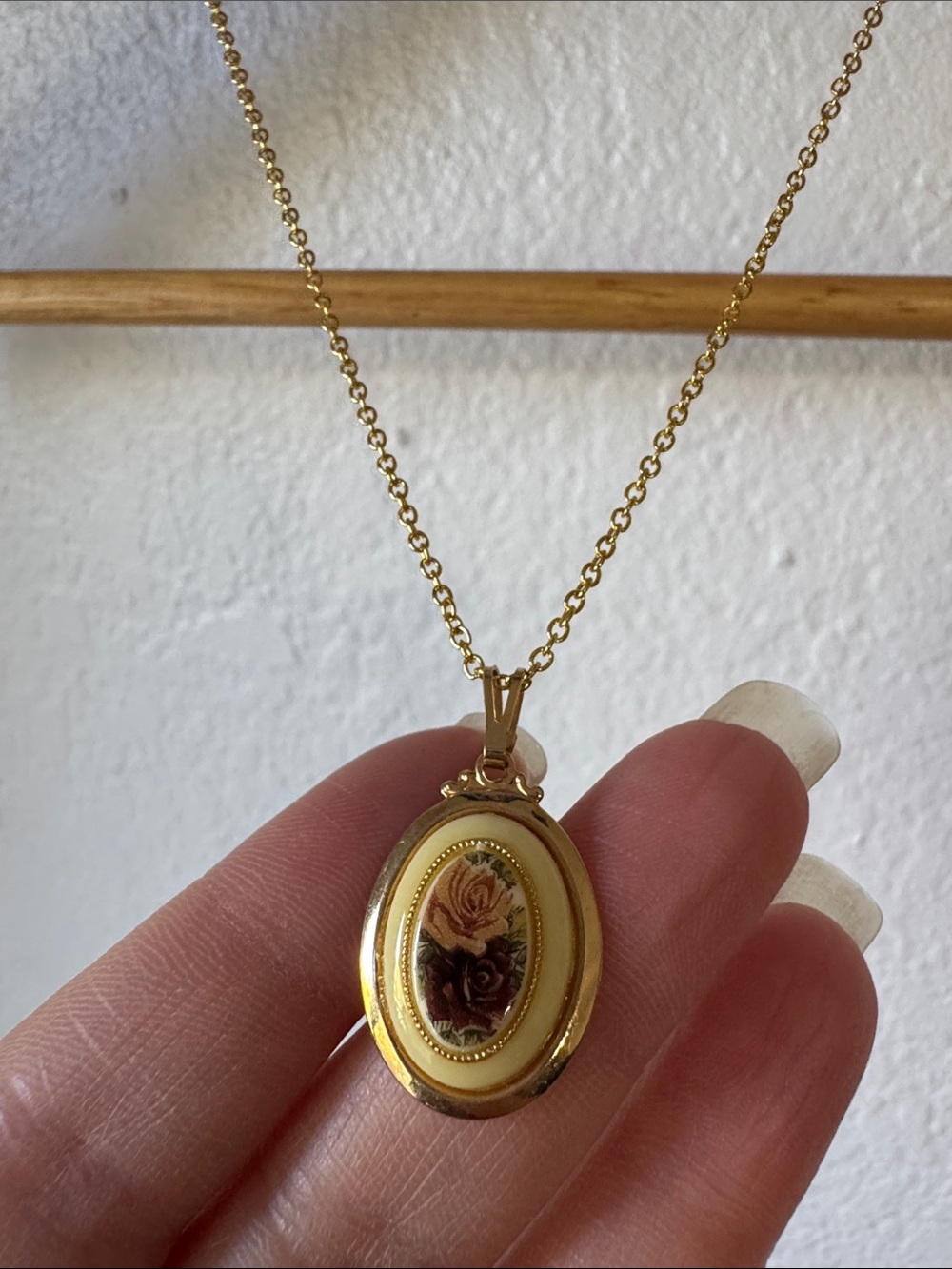 Vintage Gold Tone Vintage Pendant